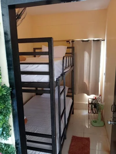 Etagenbett im gemischten Schlafsaal – Ventilator — Hill View Lodge